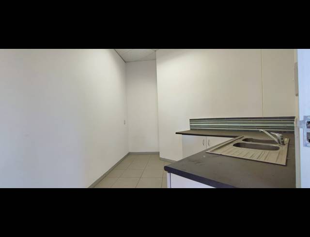 359.70M² OFFICE TO LET IN ZWARTKOP